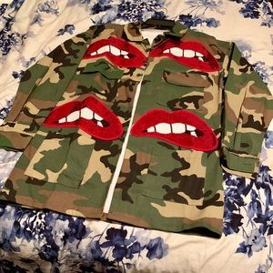 New Ladies camp lip jacket